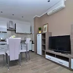 Luce Апартаменти Макарська