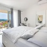 Luce Makarska