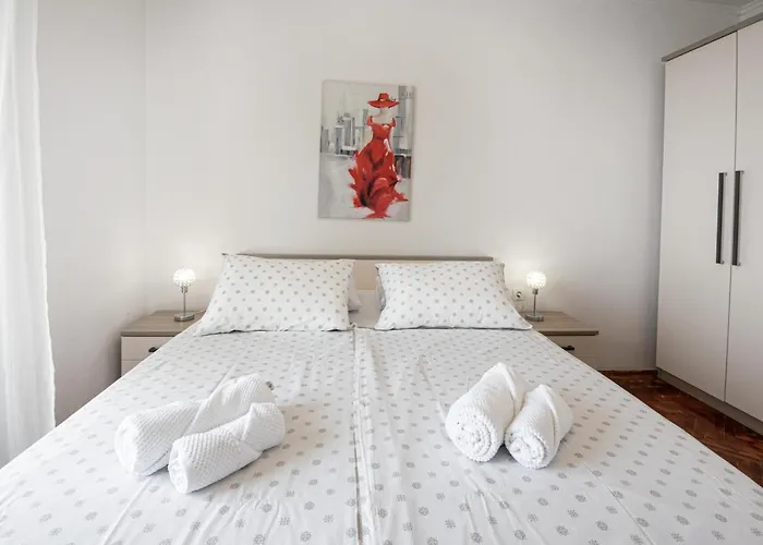 Luce דירה מאקרסקה