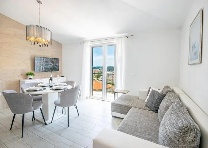 Luce * מאקרסקה