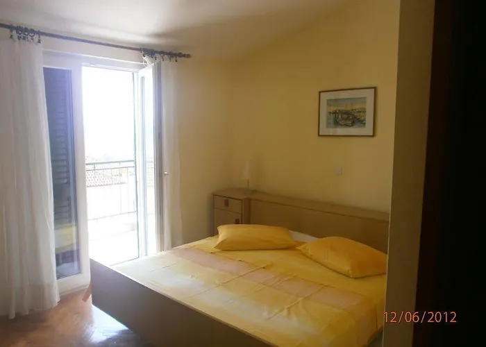 Luce Apartamento Makarska