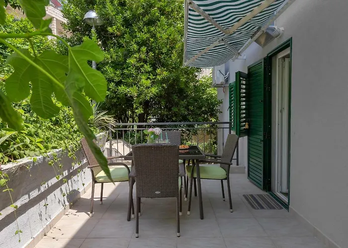 Luce Apartamento Makarska
